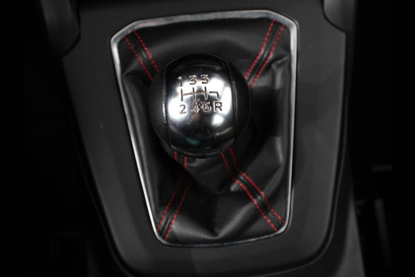 Ford FOCUS Wagon 1.0 EcoBoost Hybrid ST Line Navigatie Climate Control Led Dab Camera Parkeer sensoren Cruise Control Lichtmetalen velgen