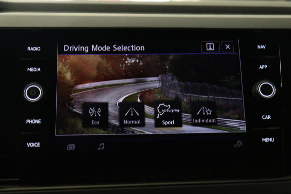 Volkswagen Polo 2.0 TSI GTI PANO/CARPLAY/CAM/SFEERVER/BLINDESPOT/VOL