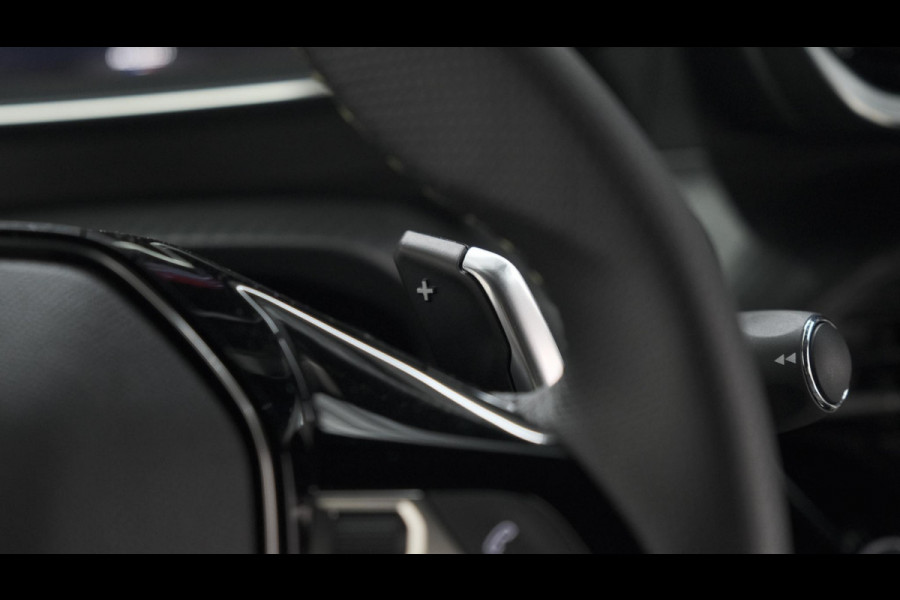 Peugeot 2008 PureTech 130 EAT8 GT | Trekhaak | 360 Camera | Adaptieve Cruise Control | Apple Carplay