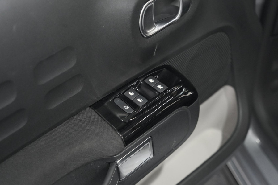 Citroën C3 PureTech 110 EAT6 Max | Camera | Parkeersensoren | Navigatie | Apple Carplay