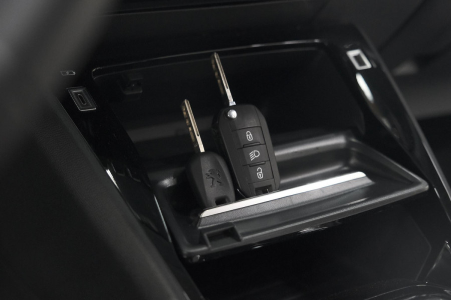Peugeot 208 PureTech 100 EAT8 Allure Pack | Camera | Apple Carplay | Parkeersensoren
