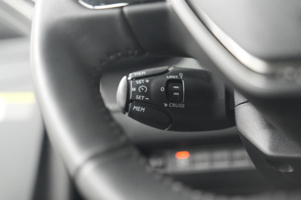 Peugeot 208 PureTech 100 EAT8 Allure Pack | Camera | Apple Carplay | Parkeersensoren