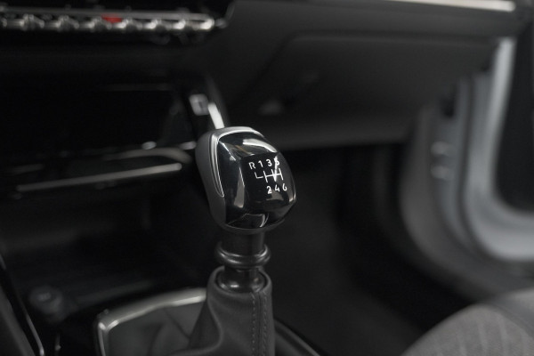 Peugeot 2008 PureTech 100 Allure | Camera | Navigatie | Parkeersensoren | Apple Carplay