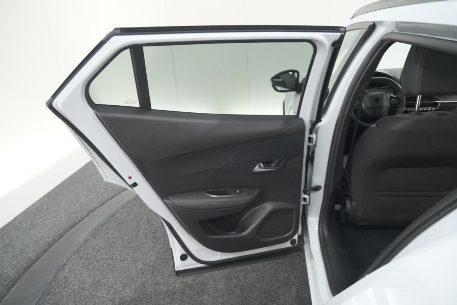 Peugeot 2008 PureTech 100 Allure | Camera | Navigatie | Parkeersensoren | Apple Carplay