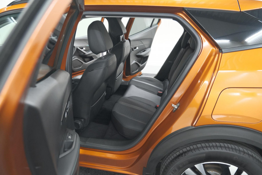 Peugeot e-2008 EV Allure Pack 50 kWh | 3 Fase Laadfunctie | Parkeersensoren | Apple Carplay | Climate Control