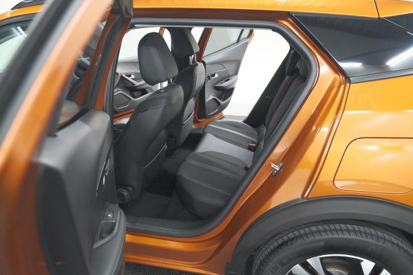 Peugeot e-2008 EV Allure Pack 50 kWh | 3 Fase Laadfunctie | Parkeersensoren | Apple Carplay | Climate Control