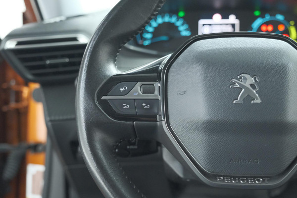Peugeot e-2008 EV Allure Pack 50 kWh | 3 Fase Laadfunctie | Parkeersensoren | Apple Carplay | Climate Control