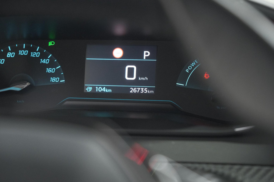 Peugeot e-2008 EV Allure Pack 50 kWh | 3 Fase Laadfunctie | Parkeersensoren | Apple Carplay | Climate Control