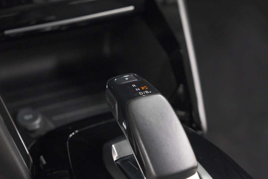 Peugeot e-2008 EV Allure Pack 50 kWh | 3 Fase Laadfunctie | Parkeersensoren | Apple Carplay | Climate Control