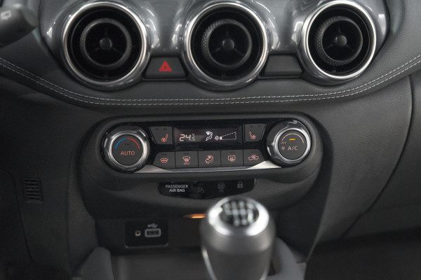 Nissan Juke 1.0 DIG-T Premiere Edition | Trekhaak | Camera | Apple Carplay | Parkeersensoren