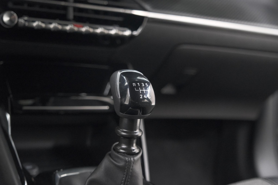 Peugeot 2008 PureTech 100 Allure | Camera | Navigatie | Parkeersensoren | Apple Carplay