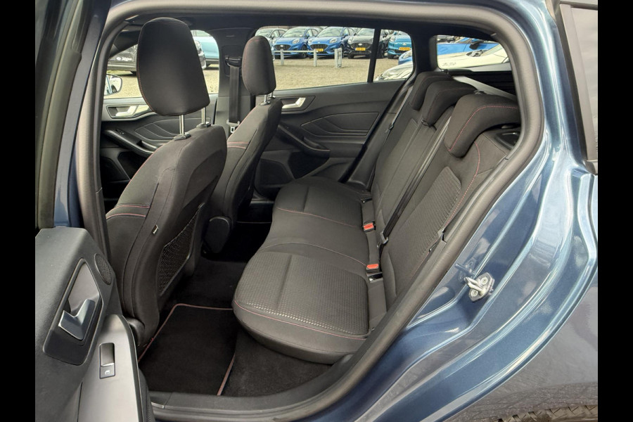 Ford FOCUS Wagon 1.0 EcoBoost Hybrid ST Line X 155pk | Trekhaak afneembaar | Panoramadak | Bang&Olufsen | Adaptive cruise control | Winter Pack | All season banden | Camera