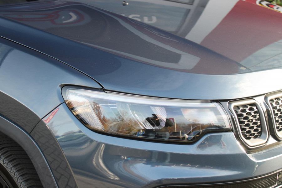 Jeep Compass 4xe 240PK Plug-in Hybrid ELECTRIC S | PANORAMSICH SCHUIF/KANTEL DAK | STOEL/STUUR VERWARMING | ALL SEASON BANDEN | 19" LICHTMETALEN VELGEN "GLOSSY BLACK" | ELEKTRISCH BEDIENBARE BESTUURDERSSTOEL | LEDEREN BEKLEDING | ADAPTIVE CRUISE CONTROL | NAVIGATIE | DRAADLOZE APPLE CARPLAY/ANDROID AUTO | DRAADLOZE TELEFOONLADER | DAB+ RADIO | ELEKTRISCH BEDIENBARE ACHTERKLEP | ACHTERUITRIJ CAMERA | KEYLESS ENTRY/START |