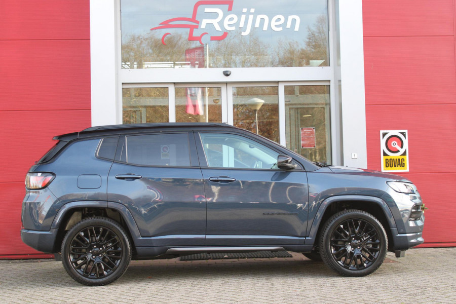 Jeep Compass 4xe 240PK Plug-in Hybrid ELECTRIC S | PANORAMSICH SCHUIF/KANTEL DAK | STOEL/STUUR VERWARMING | ALL SEASON BANDEN | 19" LICHTMETALEN VELGEN "GLOSSY BLACK" | ELEKTRISCH BEDIENBARE BESTUURDERSSTOEL | LEDEREN BEKLEDING | ADAPTIVE CRUISE CONTROL | NAVIGATIE | DRAADLOZE APPLE CARPLAY/ANDROID AUTO | DRAADLOZE TELEFOONLADER | DAB+ RADIO | ELEKTRISCH BEDIENBARE ACHTERKLEP | ACHTERUITRIJ CAMERA | KEYLESS ENTRY/START |
