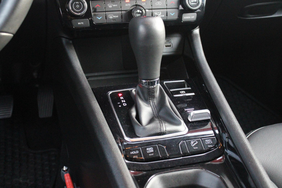 Jeep Compass 4xe 240PK Plug-in Hybrid ELECTRIC S | PANORAMSICH SCHUIF/KANTEL DAK | STOEL/STUUR VERWARMING | ALL SEASON BANDEN | 19" LICHTMETALEN VELGEN "GLOSSY BLACK" | ELEKTRISCH BEDIENBARE BESTUURDERSSTOEL | LEDEREN BEKLEDING | ADAPTIVE CRUISE CONTROL | NAVIGATIE | DRAADLOZE APPLE CARPLAY/ANDROID AUTO | DRAADLOZE TELEFOONLADER | DAB+ RADIO | ELEKTRISCH BEDIENBARE ACHTERKLEP | ACHTERUITRIJ CAMERA | KEYLESS ENTRY/START |