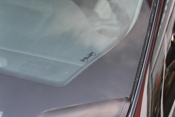 Jeep Compass 4xe 240PK Plug-in Hybrid ELECTRIC S | PANORAMSICH SCHUIF/KANTEL DAK | STOEL/STUUR VERWARMING | ALL SEASON BANDEN | 19" LICHTMETALEN VELGEN "GLOSSY BLACK" | ELEKTRISCH BEDIENBARE BESTUURDERSSTOEL | LEDEREN BEKLEDING | ADAPTIVE CRUISE CONTROL | NAVIGATIE | DRAADLOZE APPLE CARPLAY/ANDROID AUTO | DRAADLOZE TELEFOONLADER | DAB+ RADIO | ELEKTRISCH BEDIENBARE ACHTERKLEP | ACHTERUITRIJ CAMERA | KEYLESS ENTRY/START |