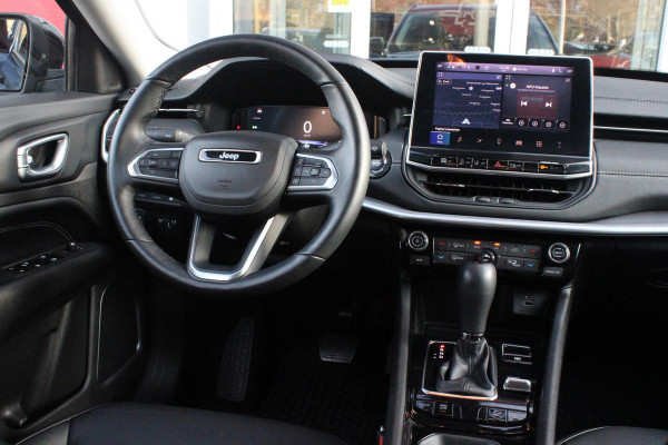 Jeep Compass 4xe 240PK Plug-in Hybrid ELECTRIC S | PANORAMSICH SCHUIF/KANTEL DAK | STOEL/STUUR VERWARMING | ALL SEASON BANDEN | 19" LICHTMETALEN VELGEN "GLOSSY BLACK" | ELEKTRISCH BEDIENBARE BESTUURDERSSTOEL | LEDEREN BEKLEDING | ADAPTIVE CRUISE CONTROL | NAVIGATIE | DRAADLOZE APPLE CARPLAY/ANDROID AUTO | DRAADLOZE TELEFOONLADER | DAB+ RADIO | ELEKTRISCH BEDIENBARE ACHTERKLEP | ACHTERUITRIJ CAMERA | KEYLESS ENTRY/START |