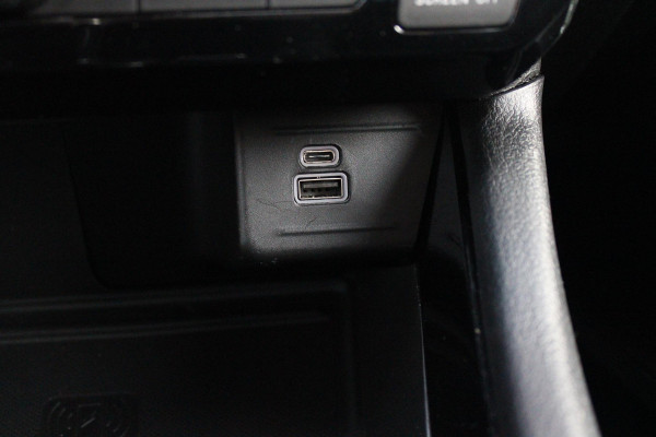 Jeep Compass 4xe 240PK Plug-in Hybrid ELECTRIC S | PANORAMSICH SCHUIF/KANTEL DAK | STOEL/STUUR VERWARMING | ALL SEASON BANDEN | 19" LICHTMETALEN VELGEN "GLOSSY BLACK" | ELEKTRISCH BEDIENBARE BESTUURDERSSTOEL | LEDEREN BEKLEDING | ADAPTIVE CRUISE CONTROL | NAVIGATIE | DRAADLOZE APPLE CARPLAY/ANDROID AUTO | DRAADLOZE TELEFOONLADER | DAB+ RADIO | ELEKTRISCH BEDIENBARE ACHTERKLEP | ACHTERUITRIJ CAMERA | KEYLESS ENTRY/START |