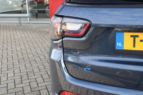 Jeep Compass 4xe 240PK Plug-in Hybrid ELECTRIC S | PANORAMSICH SCHUIF/KANTEL DAK | STOEL/STUUR VERWARMING | ALL SEASON BANDEN | 19" LICHTMETALEN VELGEN "GLOSSY BLACK" | ELEKTRISCH BEDIENBARE BESTUURDERSSTOEL | LEDEREN BEKLEDING | ADAPTIVE CRUISE CONTROL | NAVIGATIE | DRAADLOZE APPLE CARPLAY/ANDROID AUTO | DRAADLOZE TELEFOONLADER | DAB+ RADIO | ELEKTRISCH BEDIENBARE ACHTERKLEP | ACHTERUITRIJ CAMERA | KEYLESS ENTRY/START |