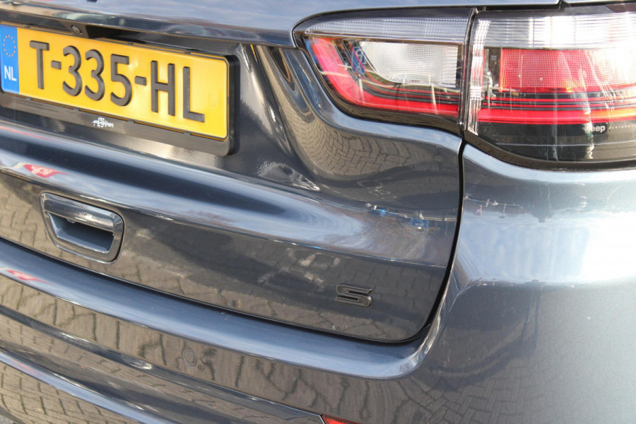 Jeep Compass 4xe 240PK Plug-in Hybrid ELECTRIC S | PANORAMSICH SCHUIF/KANTEL DAK | STOEL/STUUR VERWARMING | ALL SEASON BANDEN | 19" LICHTMETALEN VELGEN "GLOSSY BLACK" | ELEKTRISCH BEDIENBARE BESTUURDERSSTOEL | LEDEREN BEKLEDING | ADAPTIVE CRUISE CONTROL | NAVIGATIE | DRAADLOZE APPLE CARPLAY/ANDROID AUTO | DRAADLOZE TELEFOONLADER | DAB+ RADIO | ELEKTRISCH BEDIENBARE ACHTERKLEP | ACHTERUITRIJ CAMERA | KEYLESS ENTRY/START |