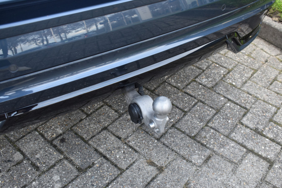 Volvo XC60 T8 AWD 455PK Plug-in Hybrid Ultra Dark | B&W | Luchtvering | HUD | Massage | Trekhaak | Stoelkoeling |