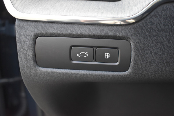Volvo XC60 T8 AWD 455PK Plug-in Hybrid Ultra Dark | B&W | Luchtvering | HUD | Massage | Trekhaak | Stoelkoeling |
