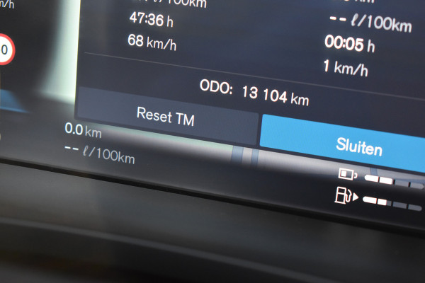 Volvo XC60 T8 AWD 455PK Plug-in Hybrid Ultra Dark | B&W | Luchtvering | HUD | Massage | Trekhaak | Stoelkoeling |