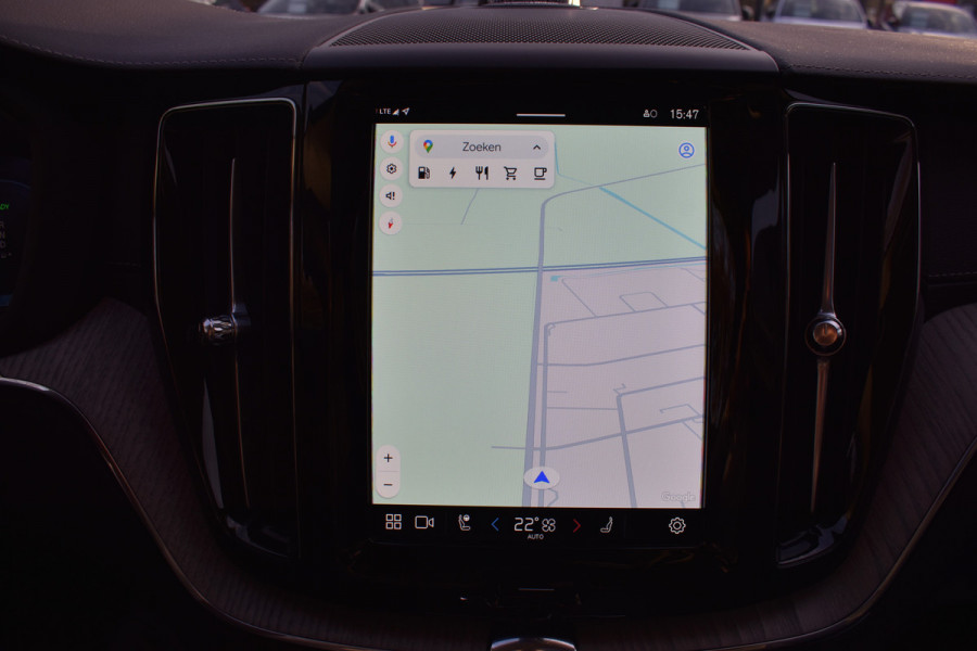 Volvo XC60 T8 AWD 455PK Plug-in Hybrid Ultra Dark | B&W | Luchtvering | HUD | Massage | Trekhaak | Stoelkoeling |