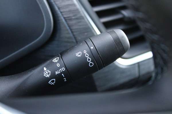 Renault Trafic 2.0 Blue dCi 170pk T29 L2H1 Extra DC - 2x Schuifdeur - Carplay - LED - Blind Spot - Navigatie - Camera - Trekhaak - Stoelverwarm