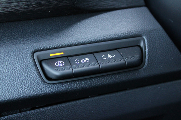 Renault Trafic 2.0 Blue dCi 170pk T29 L2H1 Extra DC - 2x Schuifdeur - Carplay - LED - Blind Spot - Navigatie - Camera - Trekhaak - Stoelverwarm