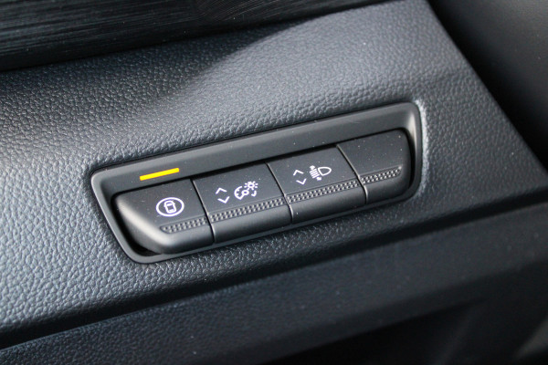 Renault Trafic 2.0 Blue dCi 170pk T29 L2H1 Extra DC - 2x Schuifdeur - Carplay - LED - Blind Spot - Navigatie - Camera - Trekhaak - Stoelverwarm