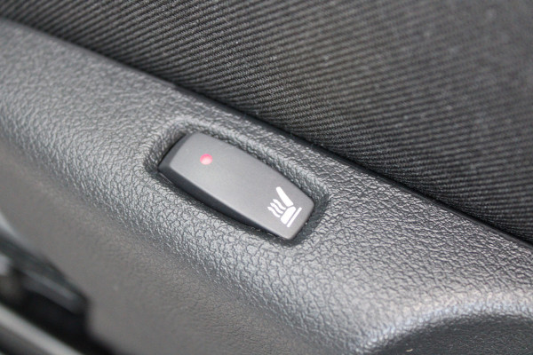 Renault Trafic 2.0 Blue dCi 170pk T29 L2H1 Extra DC - 2x Schuifdeur - Carplay - LED - Blind Spot - Navigatie - Camera - Trekhaak - Stoelverwarm