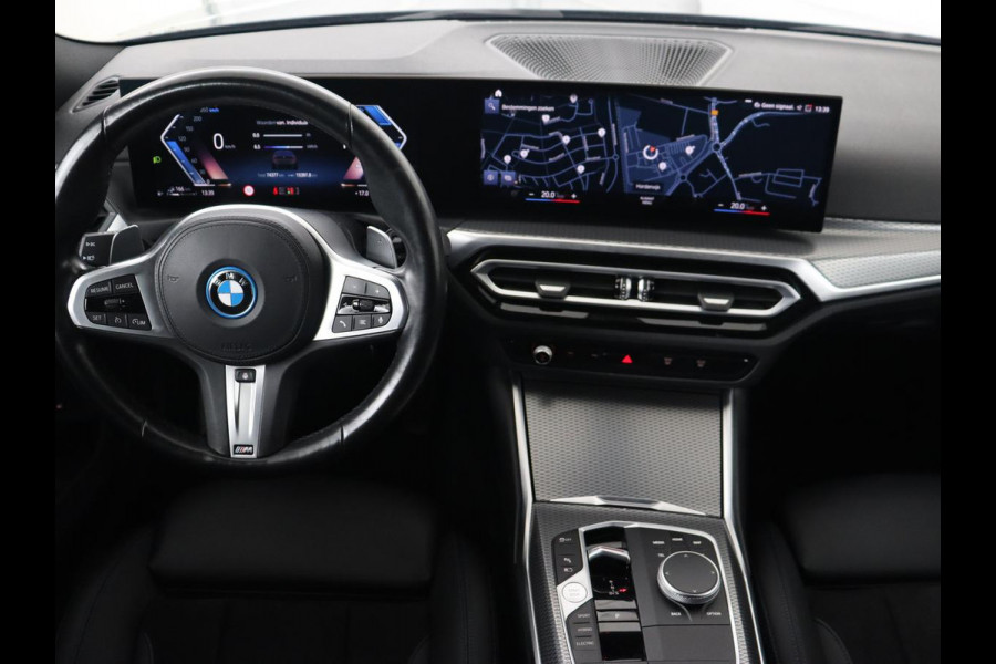 BMW 3-serie 320e M Sport | Trekhaak | Stoelverwarming | Camera | Leder/Alcantara | Stuurverwarming | Carplay | Live Cockpit Plus | Adaptief LED | Sportstoelen | Cruise control | PHEV | Plug In