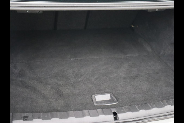 BMW 3-serie 320e M Sport | Trekhaak | Stoelverwarming | Camera | Leder/Alcantara | Stuurverwarming | Carplay | Live Cockpit Plus | Adaptief LED | Sportstoelen | Cruise control | PHEV | Plug In