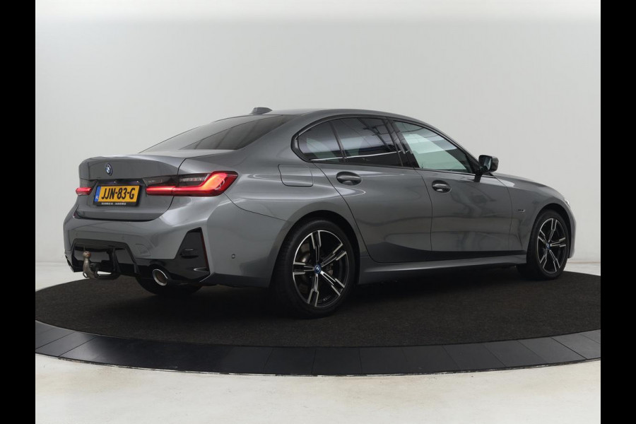 BMW 3-serie 320e M Sport | Trekhaak | Stoelverwarming | Camera | Leder/Alcantara | Stuurverwarming | Carplay | Live Cockpit Plus | Adaptief LED | Sportstoelen | Cruise control | PHEV | Plug In