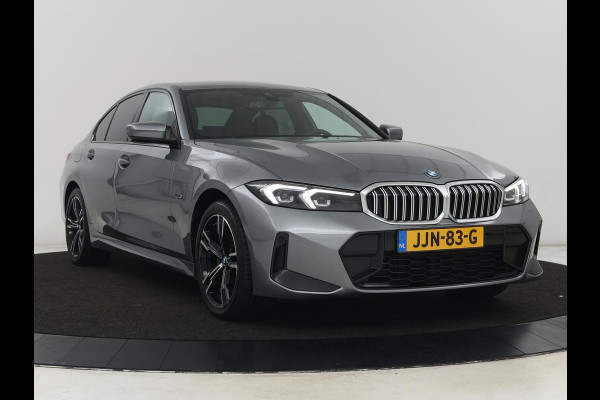 BMW 3-serie 320e M Sport | Trekhaak | Stoelverwarming | Camera | Leder/Alcantara | Stuurverwarming | Carplay | Live Cockpit Plus | Adaptief LED | Sportstoelen | Cruise control | PHEV | Plug In