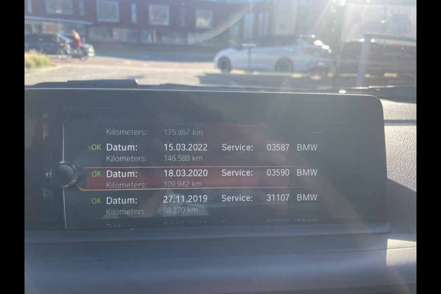 BMW 1-serie 118d High Executive Automaat | Navigatie | Leder | Stoelverwarming |