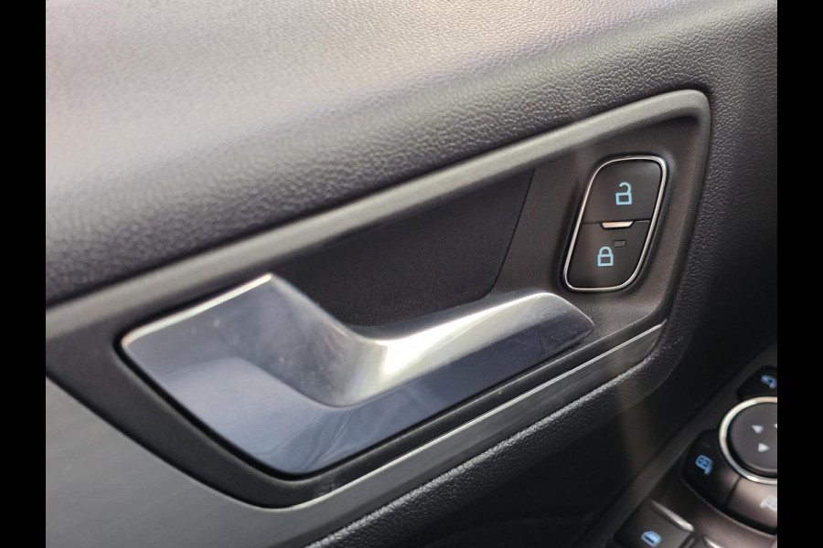 Ford Kuga 2.5 PHEV Titanium 225 pk | Wegklapbare trekhaak | Keyless entry | PDC v+a | Achteruitrijcamera | Lane assist | Climate control