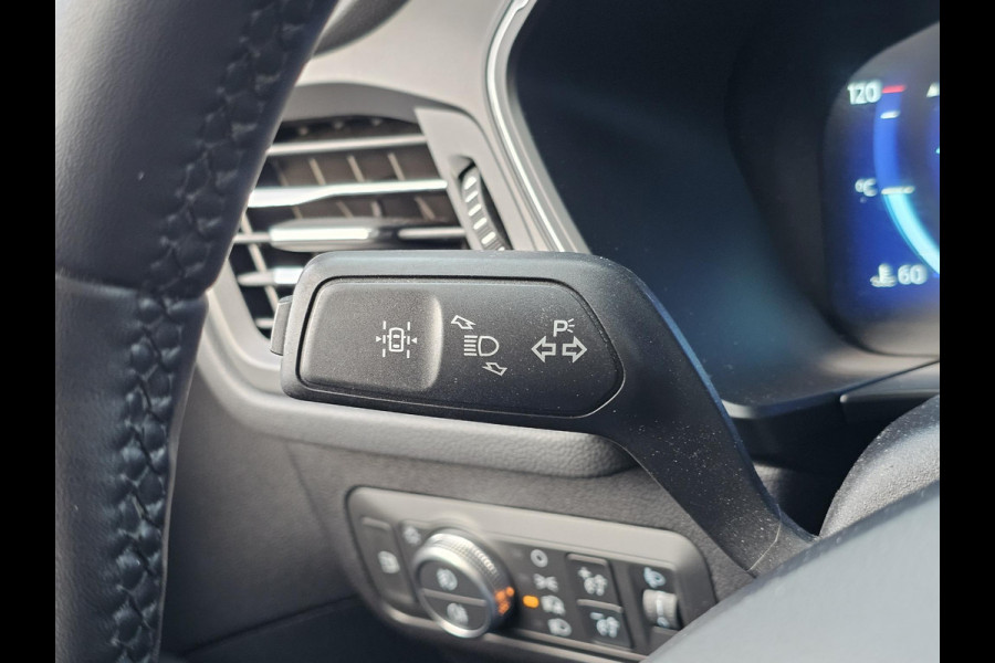 Ford Kuga 2.5 PHEV Titanium 225 pk | Wegklapbare trekhaak | Keyless entry | PDC v+a | Achteruitrijcamera | Lane assist | Climate control