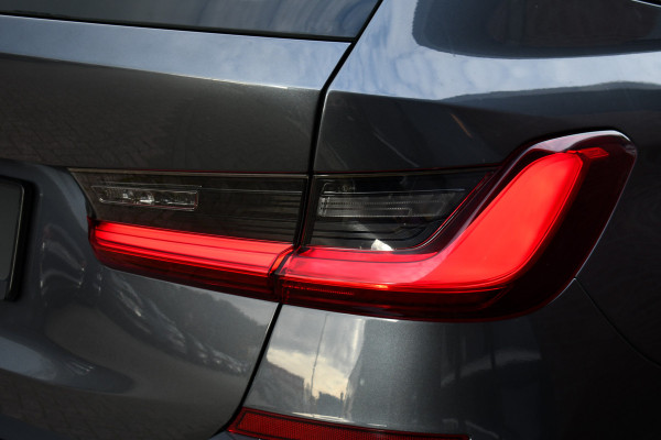 BMW 3 Serie Touring M340d xDrive Pano ACC HiFi El-zetels Adp-onderstel 19inch