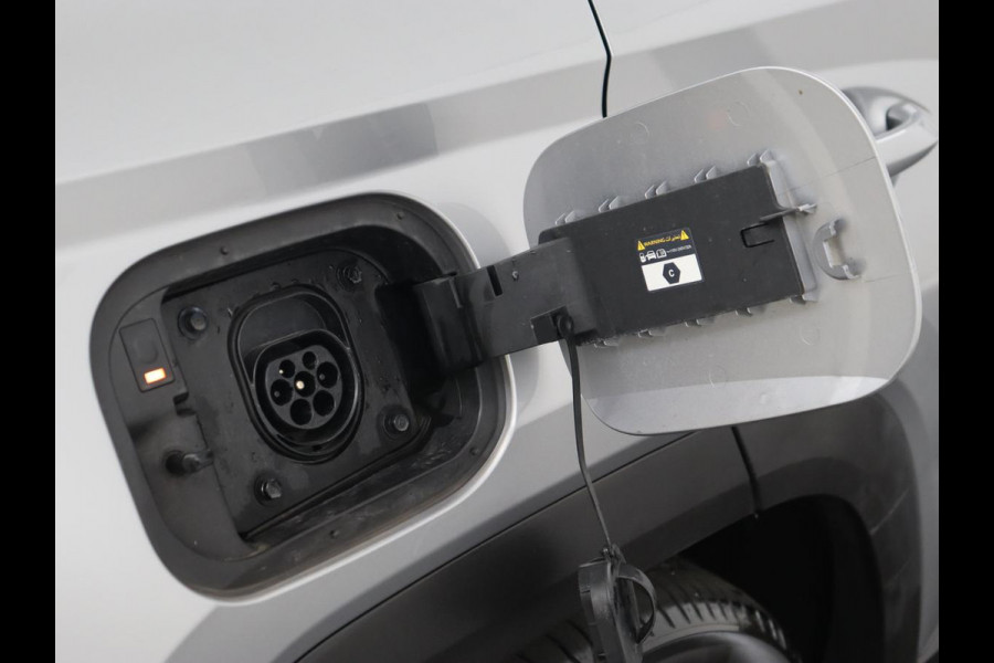 Hyundai Tucson 1.6 T-GDI PHEV Comfort 4WD | Trekhaak | Carplay | Adaptive cruise | Camera | Climate control | Digital Cockpit | 19'' | Parkeerhulp | Bluetooth | Plug In