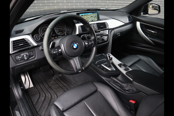 BMW 3 Serie Touring 320i High Executive M Sport Pakket Automaat / Navigatiesysteem Professional / Leder / Hifi / LED / Stoelverwarming / Climate Control / 18 Inch / Shadow Line / Extra Getint Glas / Parkeersensoren