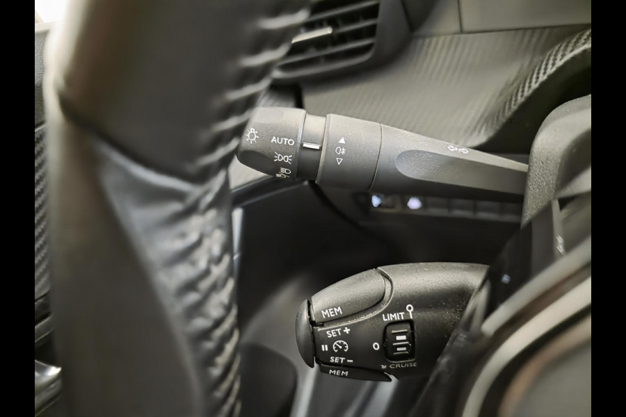 Peugeot 2008 1.2 PureTech Allure | Navigatie | Achteruitrijcamera |