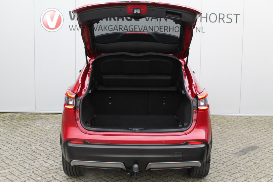 Nissan QASHQAI 1.2-115pk Tekna. Erg nette, luxe en betrouwbare hoogzitter ! Autm. airco, cruise control, 360gr camera, trekhaak, privacy glass, LM wielen, panoramadak, metallic lak, elektr. verstelb. best. stoel,  telefoonvoorb., navigatie, LED verlichting etc.