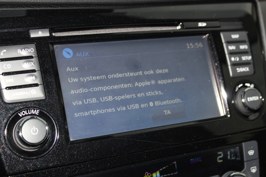 Nissan QASHQAI 1.2-115pk Tekna. Erg nette, luxe en betrouwbare hoogzitter ! Autm. airco, cruise control, 360gr camera, trekhaak, privacy glass, LM wielen, panoramadak, metallic lak, elektr. verstelb. best. stoel,  telefoonvoorb., navigatie, LED verlichting etc.