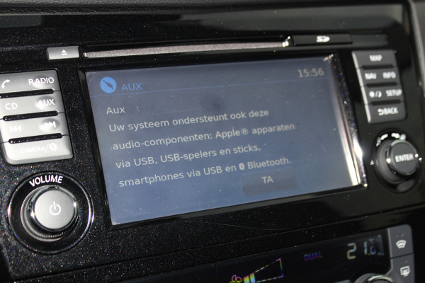 Nissan QASHQAI 1.2-115pk Tekna. Erg nette, luxe en betrouwbare hoogzitter ! Autm. airco, cruise control, 360gr camera, trekhaak, privacy glass, LM wielen, panoramadak, metallic lak, elektr. verstelb. best. stoel,  telefoonvoorb., navigatie, LED verlichting etc.