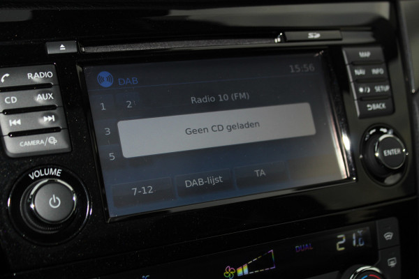 Nissan QASHQAI 1.2-115pk Tekna. Erg nette, luxe en betrouwbare hoogzitter ! Autm. airco, cruise control, 360gr camera, trekhaak, privacy glass, LM wielen, panoramadak, metallic lak, elektr. verstelb. best. stoel,  telefoonvoorb., navigatie, LED verlichting etc.