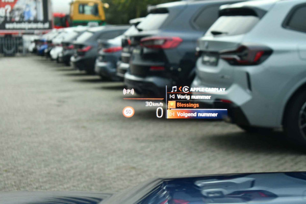 BMW X1 sDrive20i 170pk M-Sport Pano ACC HUD 360 H/K 19inch El-zetels