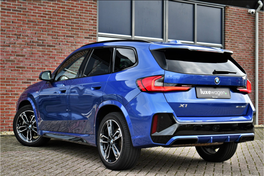 BMW X1 sDrive20i 170pk M-Sport Pano ACC HUD 360 H/K 19inch El-zetels