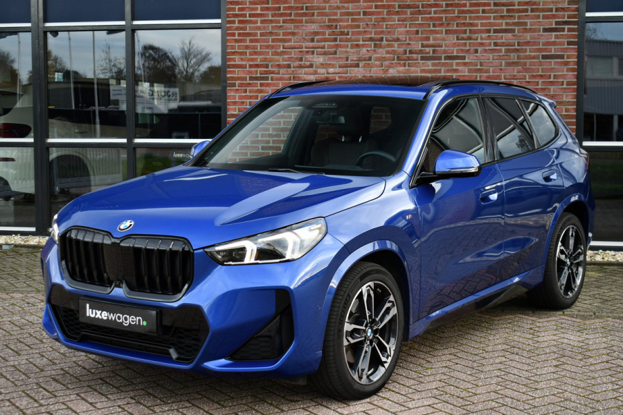 BMW X1 sDrive20i 170pk M-Sport Pano ACC HUD 360 H/K 19inch El-zetels